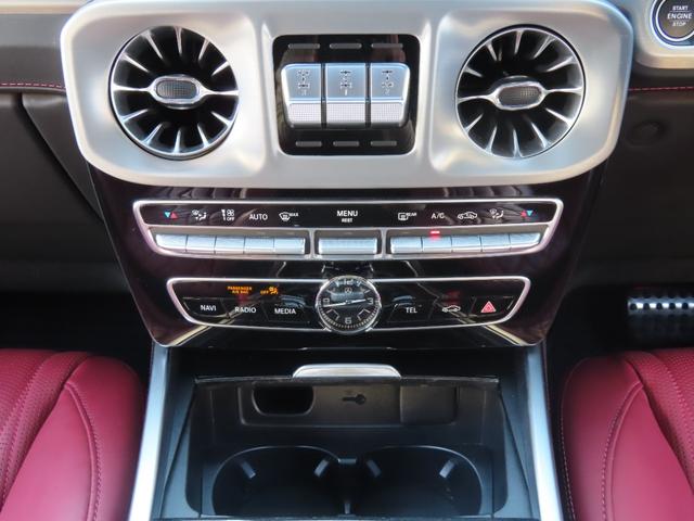 Gクラス G400d AMGライン マヌファクトゥーアプログラムプラス ラグジュアリーパッケージ 禁煙 サンルーフ 赤革 シートヒーター エアーシート ブラインドスポットモニター デジタルインナーミラー 360°カメラ ブルメスター(50枚目)