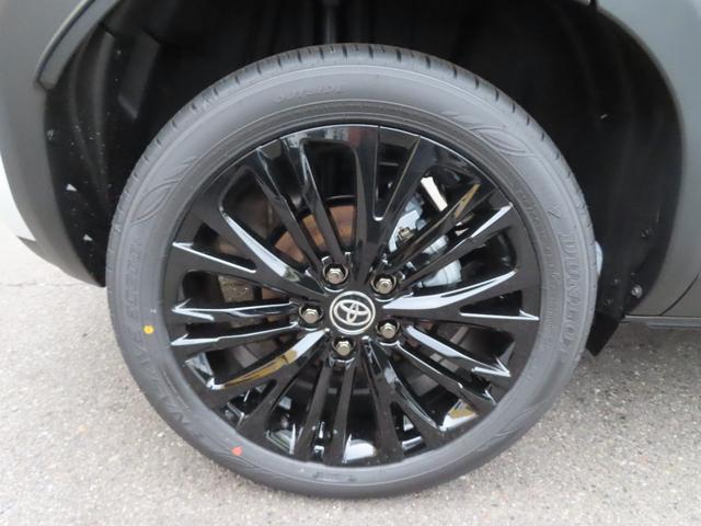 ヤリスクロス ハイブリッドＺ　ウルバーノ　トヨタチームメイトアドバンス　パノラミックビューモニター　パーキングサポートブレーキ　登録済み未使用車　禁煙車　フロアマット　黒ハーフレザー　シートヒーター　ステアリングヒーター　Ｂｌｕｅｔｏｏｔｈ（15枚目）