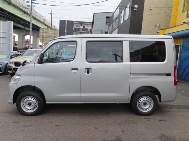 タウンエースバン ＧＬ　スマートアシスト　マルチインフォメーションディスプレイ　登録済み未使用車　禁煙　衝突警報機能　衝突回避支援ブレーキ　レーンキープアシスト　先行車発進　オートハイビーム　キーレス　フロアマット（6枚目）