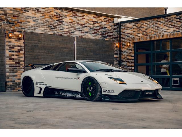 ムルシエラゴ ベースグレード　ＬＢ－ＷＯＲＫＳ　ＬｉｂｅｒｔｙＷａｌｋ　リバティーウォーク　Ａｉｒｒｅｘエアサス　ｉＦＯＲＧＥＤ　ＡＷ　ワンオフマフラー　デジタルインナーミラー　ＡＬＰＩＮＥディスプレイオーディオ（5枚目）