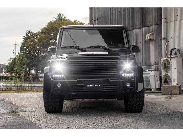 Ｇクラス Ｇ５００　ロング　ＢＲＡＢＵＳ　サンルーフ　黒革シート　バックカメラ　社外ヘッドライト　社外テールライト（6枚目）