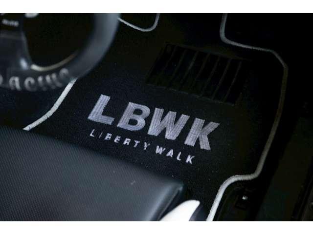 ８６ ＧＴ　ＬＢ－ＷＯＲＫＳコンプリートキット、ＢＬＩＴＺ車高調、ＬＢオリジナルＡＷ　１８ｉｎｃｈ、ＨＫＳ車検対応マフラー、ＬＢステアリング、ＬＢオリジナルフロアマット、シフトレバーカーボン、内装張替え、ＥＴＣ（33枚目）