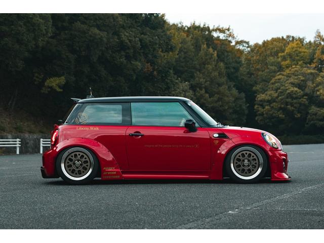 ＢＭＷその他 　ＬＢ－ＷＯＲＫＳ　ＭＩＮＩクーパー　Ｃｏｍｐｌｅｔｅ　ｂｏｄｙ　ｋｉｔ　Ａｉｒｒｅｘエアーサスペンション　ＷＯＲＫホイール　ＴＯＹＯＴＩＲＥ（5枚目）