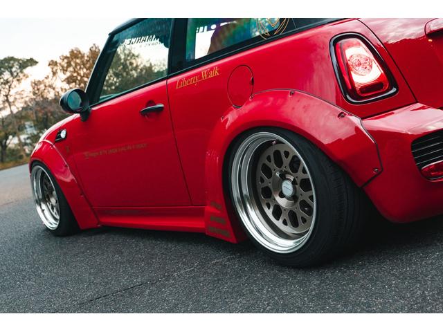 ＢＭＷその他 　ＬＢ－ＷＯＲＫＳ　ＭＩＮＩクーパー　Ｃｏｍｐｌｅｔｅ　ｂｏｄｙ　ｋｉｔ　Ａｉｒｒｅｘエアーサスペンション　ＷＯＲＫホイール　ＴＯＹＯＴＩＲＥ（22枚目）