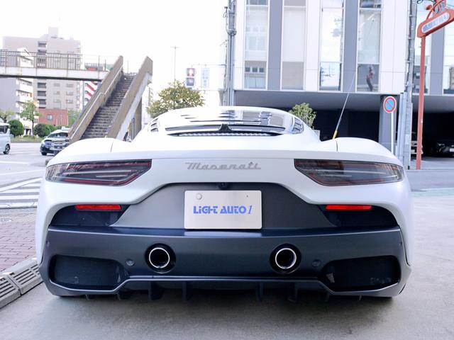 ＭＣ２０ ベースグレード　３．０　ディーラー車　ワンオーナー車両　サスペンションリフター　カーボンファイバーブレーキ　カーボンファイバーエンジンカバー　アルカンタラカーボンインテリアパッケージ（5枚目）