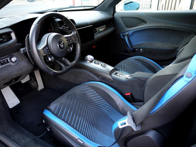 ＭＣ２０ ベースグレード　３．０　ディーラー車　ワンオーナー車両　サスペンションリフター　カーボンファイバーブレーキ　カーボンファイバーエンジンカバー　アルカンタラカーボンインテリアパッケージ（8枚目）