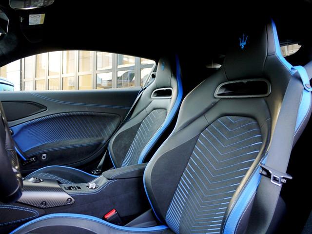 ＭＣ２０ ベースグレード　３．０　ディーラー車　ワンオーナー車両　サスペンションリフター　カーボンファイバーブレーキ　カーボンファイバーエンジンカバー　アルカンタラカーボンインテリアパッケージ（10枚目）