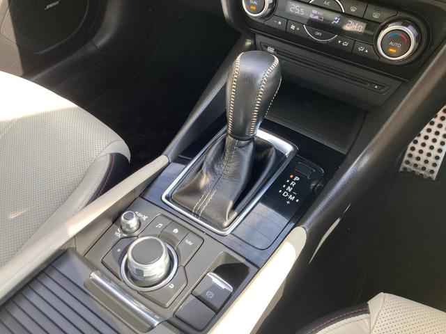 アクセラ ２２ＸＤ　Ｌパッケージ　後期モデル／４ＷＤ／サンルーフ／ＢＯＳＥサウンド／純正ナビ／ＴＶ／Ｂｌｕｅｔｏｏｔｈ／ＥＴＣ／コーナーセンサー／パドルシフト／シート＆ステアリングヒーター／アダプティブクルコン／ヘッドアップディスプレ（14枚目）