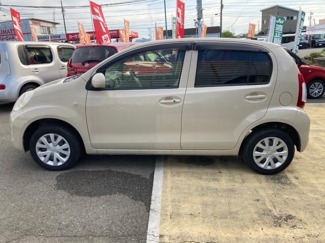 パッソ Ｘ　Ｌパッケージ　後期モデル／車検年＋整備＆保証付き／走行４万キロ／純正ナビ（フルセグＴＶ／ＣＤ／ＤＶＤ／ＳＤ／Ｂｌｕｅｔｏｏｔｈオーディオ）／バックカメラ／ＥＴＣ／ベンチシート／スマートキー／アイドリングストップ／（3枚目）