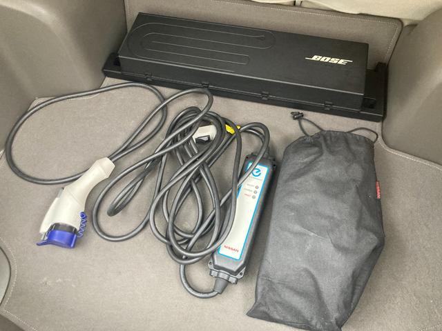 リーフ Ｘ　サンクスエディション（３０ｋｗｈ）　後期モデル（９セグ）／軽減ブレーキ／ナビ／アラウンドビューモニター／ＢＯＳＥサウンドシステム／Ｂｌｕｅｔｏｏｔｈオーディオ／フルセグＴＶ／オートクルーズ／ＬＥＤヘッドランプ／シート＆ステアリングヒータ（18枚目）