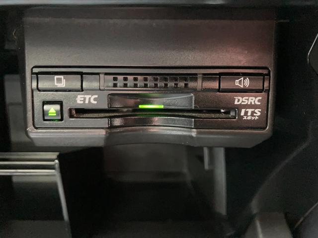 CT CT200h バージョンC 車検2年+整備&保証付き/純正マルチナビ(TV/CD/DVD/ブルーレイ/SD/USB/AUX/Bluetooth)/バックカメラ/ETC(DSRC)/パワーシート/シートヒーター/コーナーセンサー(11枚目)