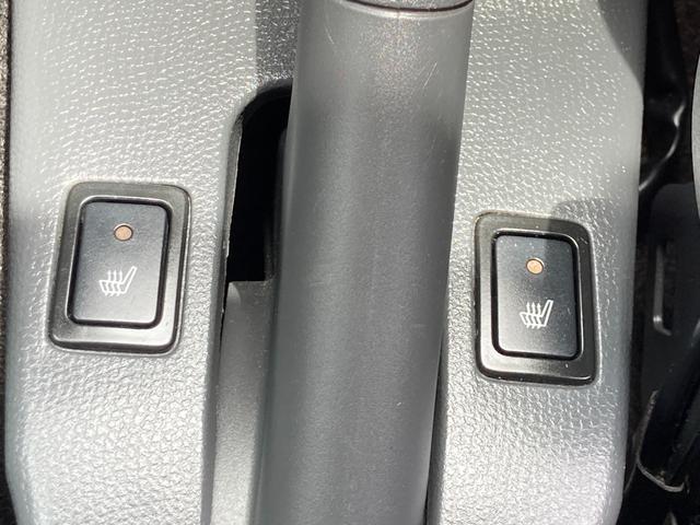 スイフト XG Cセレクション 4型(後期モデル)(ZC11系最終型)/車検2年+整備&保証付き/走行6.2万キロ/社外メモリーナビ/地デジTV/ミュージックサーバー/ETC/オートエアコン/シートヒーター/スマートキー/純正アルミ(19枚目)