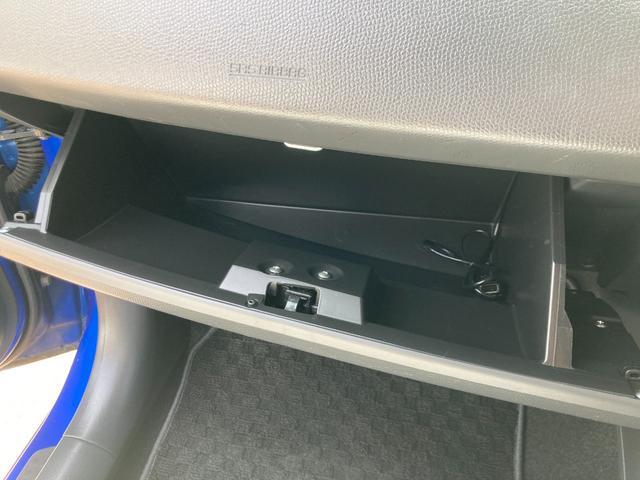 スイフト XG Cセレクション 4型(後期モデル)(ZC11系最終型)/車検2年+整備&保証付き/走行6.2万キロ/社外メモリーナビ/地デジTV/ミュージックサーバー/ETC/オートエアコン/シートヒーター/スマートキー/純正アルミ(48枚目)