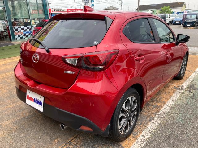 デミオ XDブラックレザーリミテッド 車検2年+整備&保証付/衝突軽減ブレーキ/ナビ/バックカメラ/Bluetooth/フルセグTV/CD/DVD/レザーシート(運転席・助手席ヒーター付)/パドルシフト/クルコン/ヘッドアップディスプレイ(6枚目)