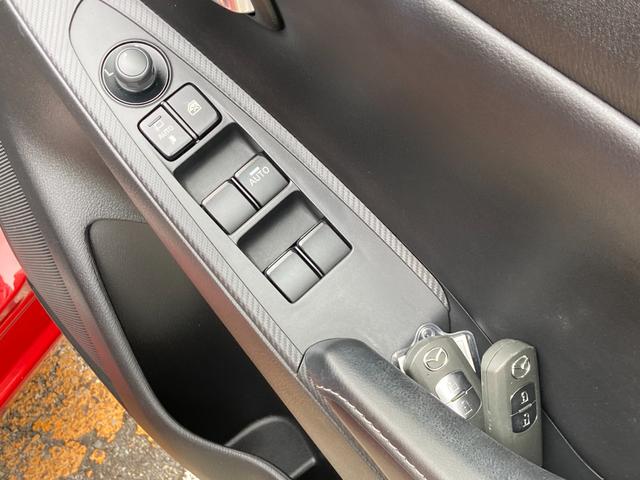 デミオ XDブラックレザーリミテッド 車検2年+整備&保証付/衝突軽減ブレーキ/ナビ/バックカメラ/Bluetooth/フルセグTV/CD/DVD/レザーシート(運転席・助手席ヒーター付)/パドルシフト/クルコン/ヘッドアップディスプレイ(18枚目)