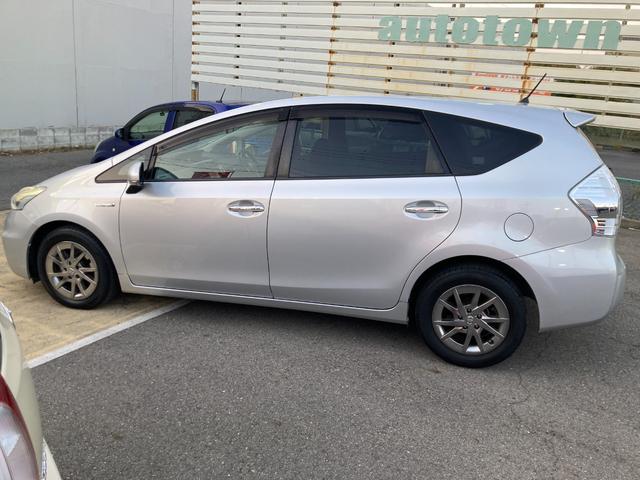 プリウスアルファ S チューン ブラック 車検2年+整備&保証付き/3列シート/7人/純正ナビ/バックカメラ/Bluetoothオーディオ/TV/ETC/オートライト/フォグランプ/スマートキー3本/テレキャン/純正16アルミ/オートエアコン(3枚目)