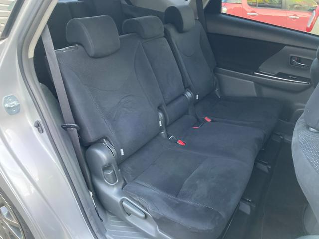 プリウスアルファ S チューン ブラック 車検2年+整備&保証付き/3列シート/7人/純正ナビ/バックカメラ/Bluetoothオーディオ/TV/ETC/オートライト/フォグランプ/スマートキー3本/テレキャン/純正16アルミ/オートエアコン(13枚目)