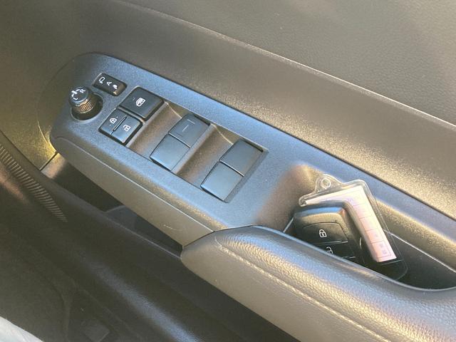 アクア X (第2世代モデル)/車検2年+整備&保証付き/TOYOTAセーフティーセンス(軽減ブレーキ)/純正マルチメディア(ナビ/ラジオ/Bluetooth/Miracast)/バックカメラ/AC100V電源(16枚目)