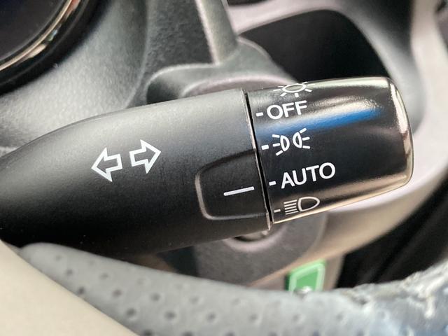 フィットハイブリッド スマートセレクション 後期モデル/車検2年+整備&保守付き/純正メモリーナビ(TV/CD/DVD/SD/USB)/バックカメラ/ETC/オートクルーズコントロール/HID(オートライト)/スマートキー/社外15インチアルミ(14枚目)