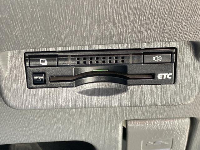 プリウスアルファ S チューン ブラック 車検2年+整備&保証付き/3列シート/7人/純正ナビ/バックカメラ/Bluetoothオーディオ/TV/ETC/オートライト/フォグランプ/スマートキー3本/テレキャン/純正16アルミ/オートエアコン(11枚目)