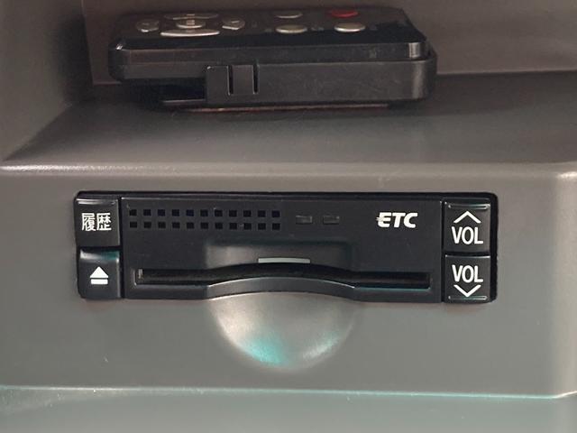 エスティマ 2.4アエラス Gエディション 車検2年+整備&保証付/サンルーフ/ローダウンサス/HDDナビ/バックカメラ/Bluetooth/両側パワースライド/キセノンライト(HID)/フォグ/コーナーセンサー/純正17アルミ/オートクルーズ(12枚目)