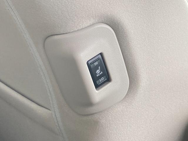 リーフ Ｘ（３０ｋｗｈ）　後期モデル／車検２年＋整備＆保証付／８セグ（１４３Ｋｍ）ＢＯＳＥサウンド／純正ナビ／ＴＶ／ミュージックサーバー／Ｂｌｕｅｔｏｏｔｈ／アラウンドビュー／シートヒーター／クルコン／ＬＥＤ／充電ケーブル付属（64枚目）