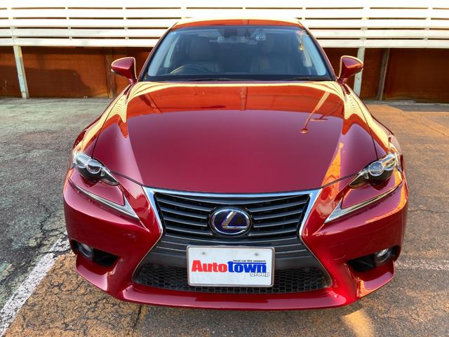 ＩＳ ＩＳ３００ｈ　プリクラッシュセーフティー／純正マルチナビ／バックカメラ／ＴＶ／ブルーレイ対応／Ｂｌｕｅｔｏｏｔｈ／ＥＴＣ（ＤＳＲＣ）／ハーフレザーシート（ヒーター＆電動）／コーナーセンサー／クルコン／パドルシフト／（4枚目）