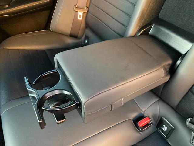 ＩＳ ＩＳ３００ｈ　プリクラッシュセーフティー／純正マルチナビ／バックカメラ／ＴＶ／ブルーレイ対応／Ｂｌｕｅｔｏｏｔｈ／ＥＴＣ（ＤＳＲＣ）／ハーフレザーシート（ヒーター＆電動）／コーナーセンサー／クルコン／パドルシフト／（61枚目）