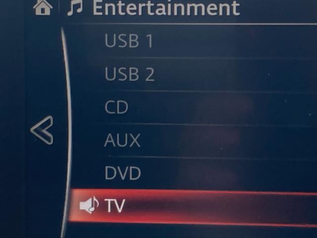 デミオ １３Ｓツーリング　Ｌパッケージ　後期モデル／車検２年＋整備＆保証付／衝突軽減ブレーキ／ナビ／ブルセグＴＶ／ＣＤ／ＤＶＤ／Ｂｌｕｅｔｏｏｔｈオーディオ／ＥＴＣ／ハーフレザーシート／ＬＥＤヘッドライト／ヘッドアップディスプレ／純正アルミ（10枚目）