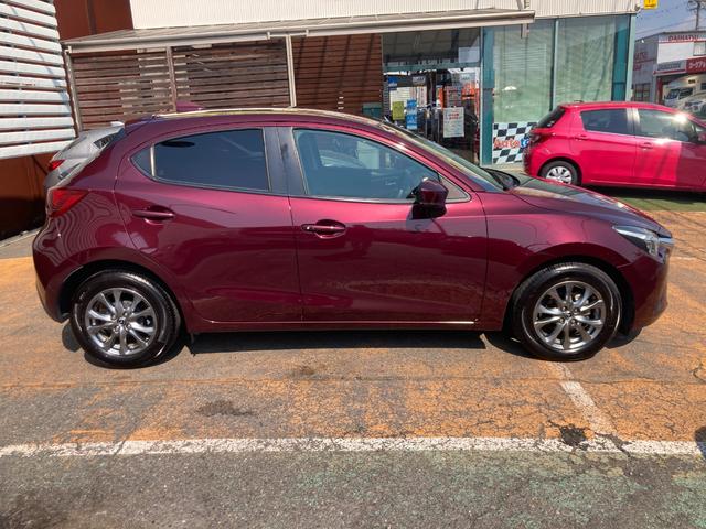 デミオ １３Ｓツーリング　Ｌパッケージ　後期モデル／車検２年＋整備＆保証付／衝突軽減ブレーキ／ナビ／ブルセグＴＶ／ＣＤ／ＤＶＤ／Ｂｌｕｅｔｏｏｔｈオーディオ／ＥＴＣ／ハーフレザーシート／ＬＥＤヘッドライト／ヘッドアップディスプレ／純正アルミ（31枚目）