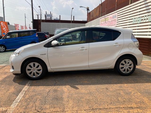 アクア Ｓ　車検２年＋整備＆保証付／純正ナビ（地デジＴＶ／Ｂｌｕｅｔｏｏｔｈオーディオ／ＣＤ／ＳＤ／ＡＵＸ）／バックカメラ／コーナーセンサ／スマートキー／シートヒータ（運転席・助手席）／オートライト／電動格ミラー（5枚目）