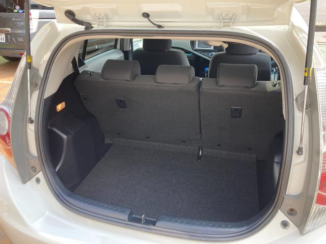 アクア Ｓ　車検２年＋整備＆保証付／純正ナビ（地デジＴＶ／Ｂｌｕｅｔｏｏｔｈオーディオ／ＣＤ／ＳＤ／ＡＵＸ）／バックカメラ／コーナーセンサ／スマートキー／シートヒータ（運転席・助手席）／オートライト／電動格ミラー（21枚目）