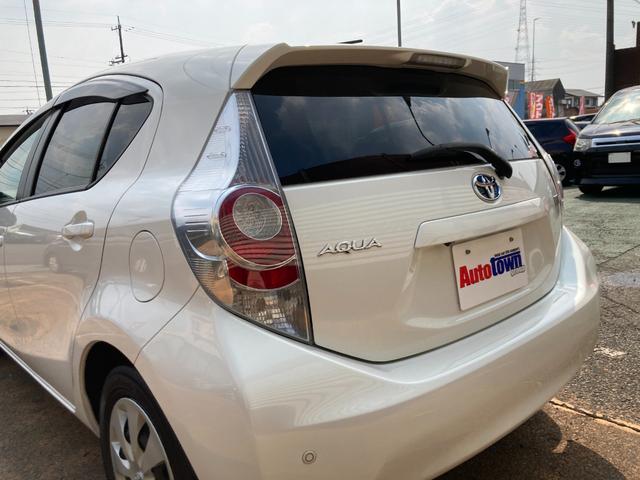 アクア Ｓ　車検２年＋整備＆保証付／純正ナビ（地デジＴＶ／Ｂｌｕｅｔｏｏｔｈオーディオ／ＣＤ／ＳＤ／ＡＵＸ）／バックカメラ／コーナーセンサ／スマートキー／シートヒータ（運転席・助手席）／オートライト／電動格ミラー（42枚目）