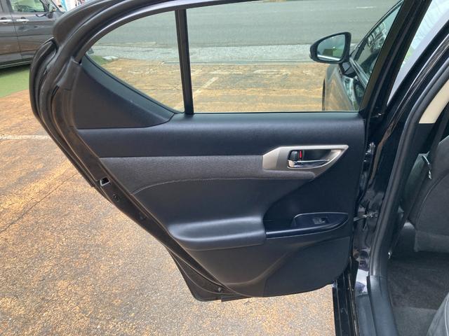 CT CT200h バージョンC 車検2年+整備&保証付き/純正マルチナビ(TV/CD/DVD/ブルーレイ/SD/USB/AUX/Bluetooth)/バックカメラ/ETC(DSRC)/パワーシート/シートヒーター/コーナーセンサー(58枚目)