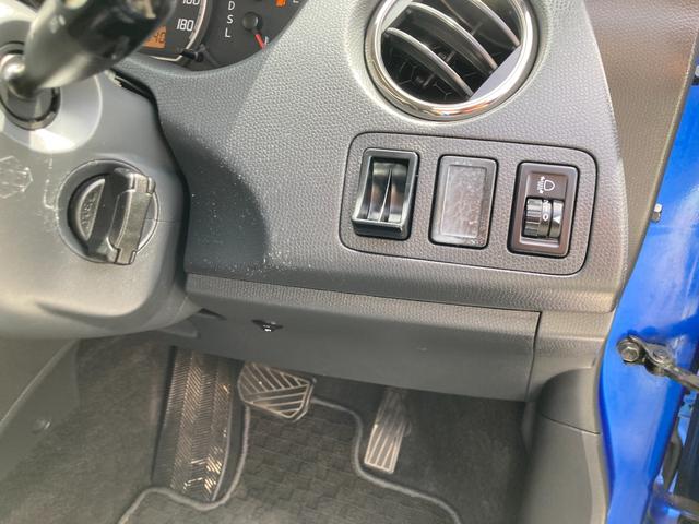 スイフト ＸＧ　Ｃセレクション　４型（後期モデル）（ＺＣ１１系最終型）／車検２年＋整備＆保証付き／走行６．２万キロ／社外メモリーナビ／地デジＴＶ／ミュージックサーバー／ＥＴＣ／オートエアコン／シートヒーター／スマートキー／純正アルミ（52枚目）