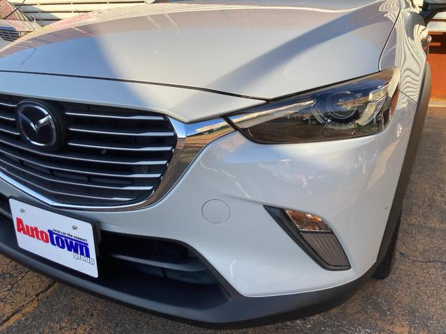 明るいクリーンな商談ルームでゆっくりお気に入りの車を見つけてください。