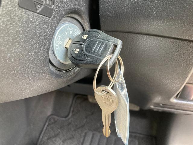 ジューク １５ＲＳ　タイプＶ　整備＆保証付／走行６６２００Ｋｍ／社外メモリーナビ（ＴＶ／ＣＤ／ＳＤ／Ｂｌｕｅｔｏｏｔｈ）／バックカメラ／キーレスキー／プライバシーガラス／電動格納式ドアミラー／内装色：ブラック／コンソール：グレー（16枚目）