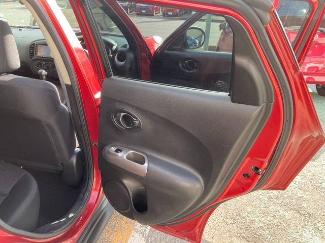 ジューク １５ＲＳ　タイプＶ　整備＆保証付／走行６６２００Ｋｍ／社外メモリーナビ（ＴＶ／ＣＤ／ＳＤ／Ｂｌｕｅｔｏｏｔｈ）／バックカメラ／キーレスキー／プライバシーガラス／電動格納式ドアミラー／内装色：ブラック／コンソール：グレー（52枚目）