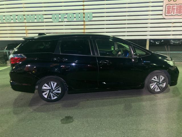 シャトル ハイブリッドＸ　車検２年＋整備＆保証付き／軽減ブレーキ／ナビ／ＴＶ／ＣＤ／ＤＶＤ／Ｂｌｕｅｔｏｏｔｈ／バックカメラ／ハーフレザー／クルコン／パドルシフト／ＬＥＤヘッドライト／フォグ／ステンレス製スポーツペダル／ＥＴＣ（5枚目）