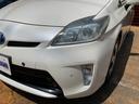 明るいクリーンな商談ルームでゆっくりお気に入りの車を見つけてください。