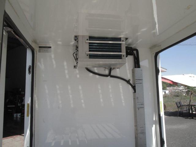 ハイゼットトラック 冷凍冷蔵車　中温ＦＲＰ　４ＷＤ　両側スライドドア　デンソー製　ＦＲＰ中温　冷凍車　デンソー製　－７℃設定　４ＷＤ　両側スライドドア（19枚目）