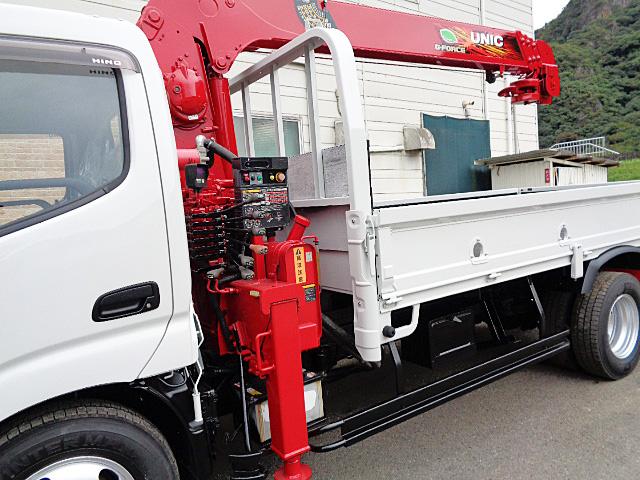 デュトロ  ユニック車 クレーン付きトラック 標準ロングロング3トン 2.9t吊 ワイドアウトリガー ユニック4段 ラジコン フックイン 荷台内寸L370cmxW178cmxH38cm 床木 煽り穴3対(5枚目)