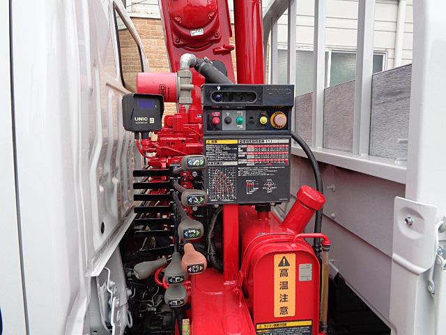 デュトロ  ユニック車 クレーン付きトラック 標準ロングロング3トン 2.9t吊 ワイドアウトリガー ユニック4段 ラジコン フックイン 荷台内寸L370cmxW178cmxH38cm 床木 煽り穴3対(8枚目)