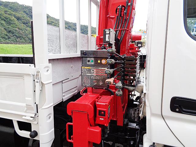 デュトロ  ユニック車 クレーン付きトラック 標準ロングロング3トン 2.9t吊 ワイドアウトリガー ユニック4段 ラジコン フックイン 荷台内寸L370cmxW178cmxH38cm 床木 煽り穴3対(9枚目)