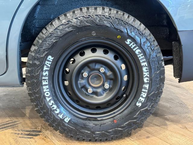 ＮＶ２００バネットバン ＤＸ　■アンヴィルグレー全塗装　ルーフキャリア付き　ＳＨＩＣＨＩＦＵＫＵ　ＴＩＲＥＳ　Ｒ／Ｔ　木目調シート　前後バンパーマットブラック塗装（22枚目）