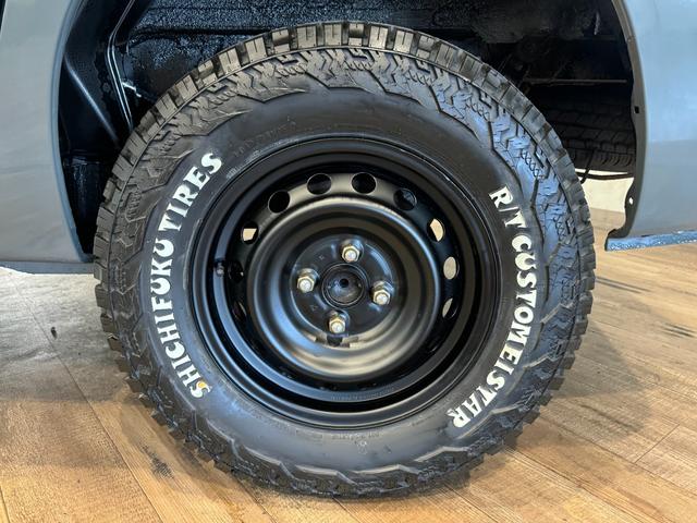 プロボックスバン ＤＸ　■アンヴィルグレー全塗装　４ＷＤ車輌　ルーフキャリア付き　ＴＯＹＯＴＡエンブレム　リフトアップ済み　ＳＨＩＣＨＩＦＵＫＵ　Ｒ／Ｔ新品タイヤ　キャメルシートカバー　木目調シート（25枚目）