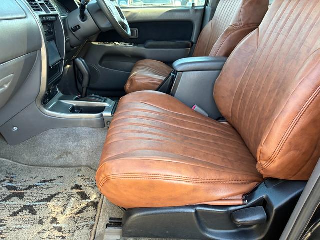 ハイラックスサーフ SSR-V ブラウン全塗装 リフトアップ済み 新品メッキグリル XTREME-J 16インチ TOYOTIRES OPEN COUNTORY R/T 新品シートカバー LEDヘッドライト(27枚目)