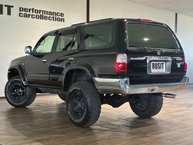 ハイラックスサーフ SSR-X Vセレクション 4WD車輛 リフトアップ オーバーフェンダー シートカバー 16インチホイールマッドブラック塗装 RADAR RENEGADE A/T5タイヤ FLOWMASTERマフラー NARDIステアリング(10枚目)