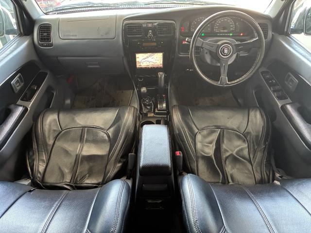 ハイラックスサーフ SSR-X Vセレクション 4WD車輛 リフトアップ オーバーフェンダー シートカバー 16インチホイールマッドブラック塗装 RADAR RENEGADE A/T5タイヤ FLOWMASTERマフラー NARDIステアリング(15枚目)