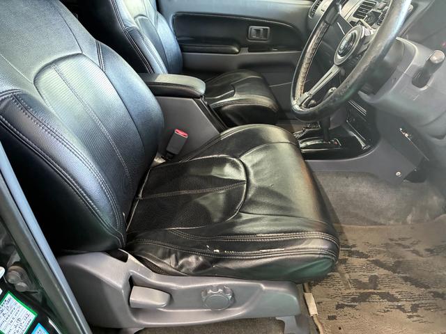 ハイラックスサーフ SSR-X Vセレクション 4WD車輛 リフトアップ オーバーフェンダー シートカバー 16インチホイールマッドブラック塗装 RADAR RENEGADE A/T5タイヤ FLOWMASTERマフラー NARDIステアリング(22枚目)